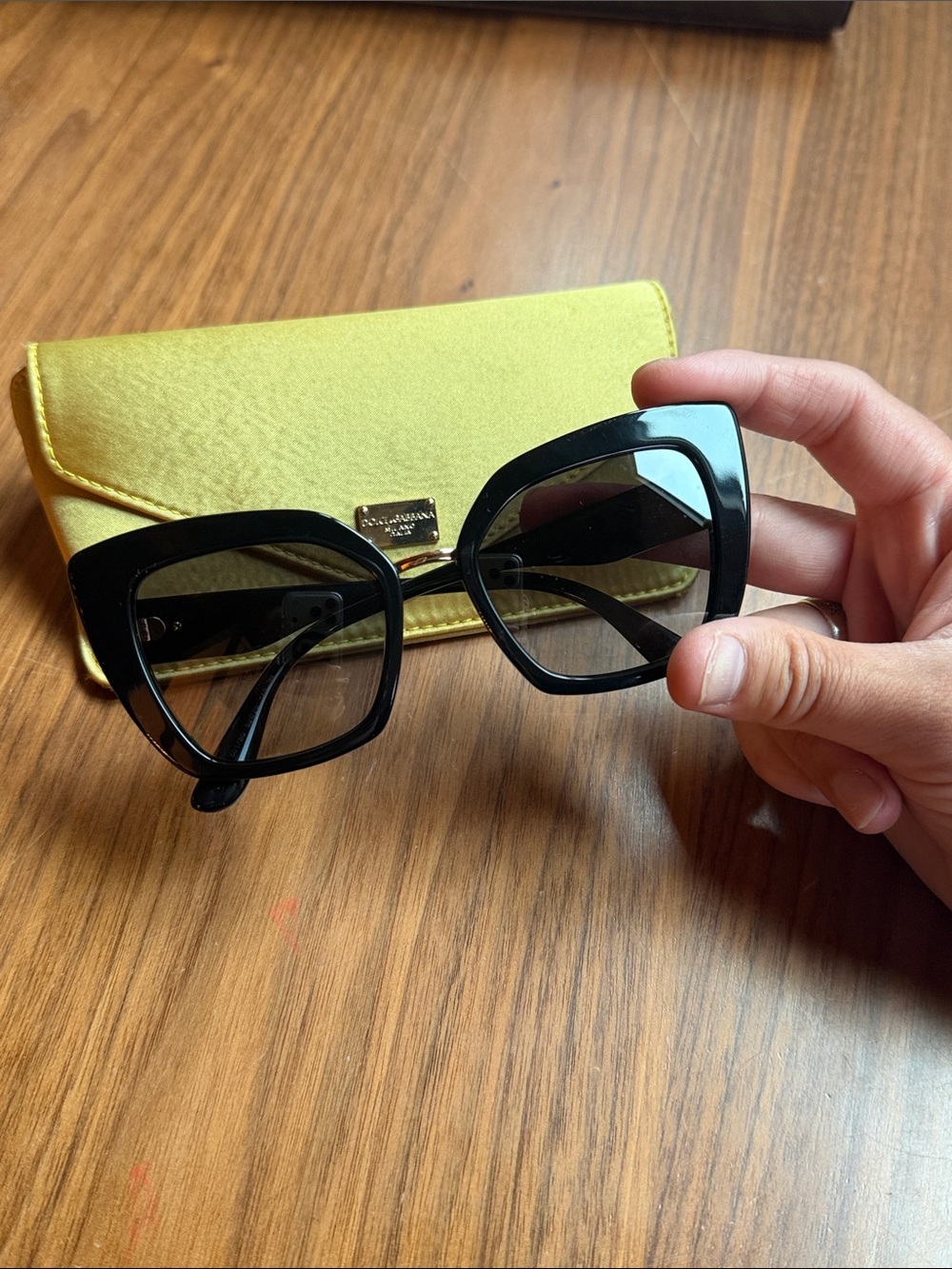 DOLCE & GABBANA black chic sunglasses with case